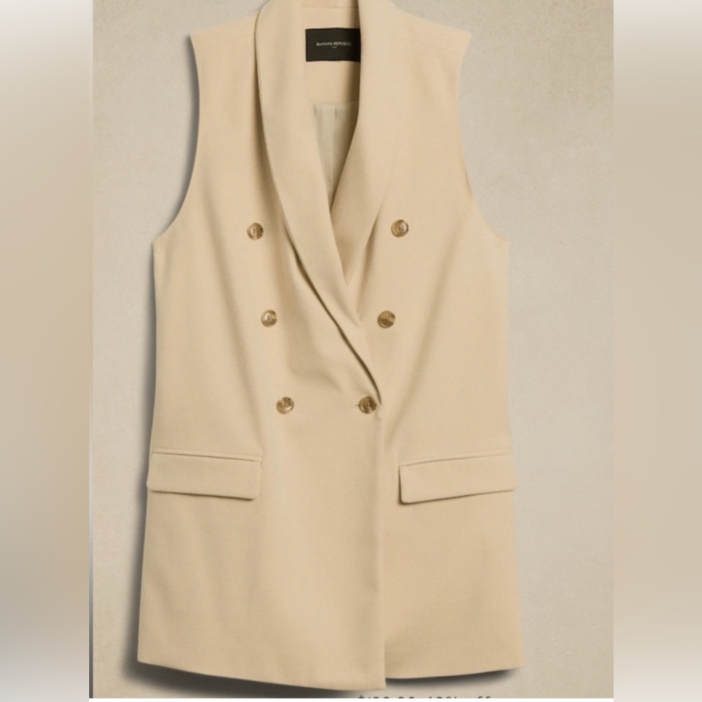 Banana Republic Cream Sleeveless Blazer